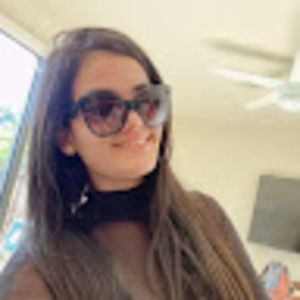 Meet your Posher, Daniela